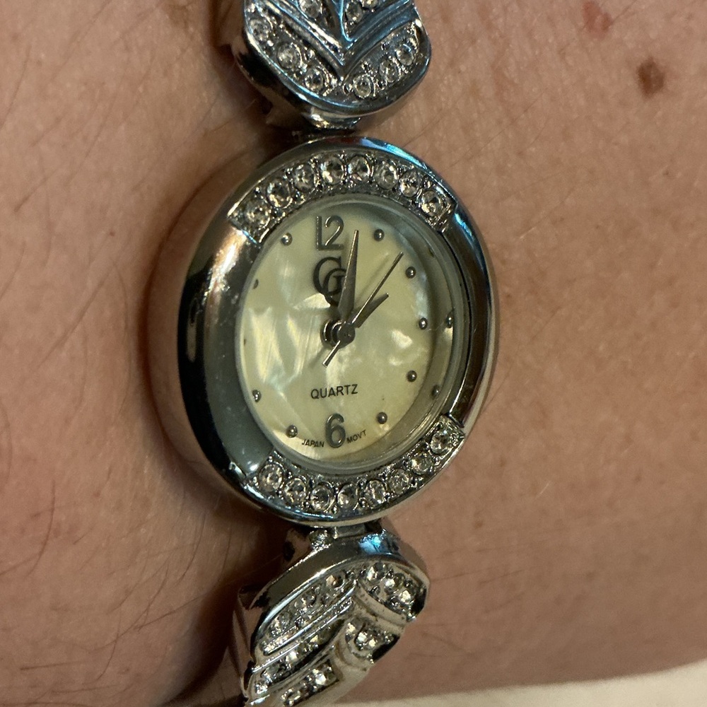Silver Crystal Accent Women's Bracelet Watch -  Gold Coast GC Quartz Japan